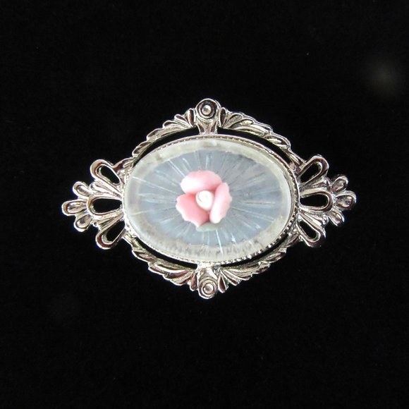 Victorian Revival cameo style frosted lucite & pink rose brooch in silver frame - Picture 2 of 5